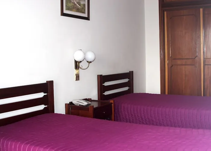 Dom Leal 2* فالونغو